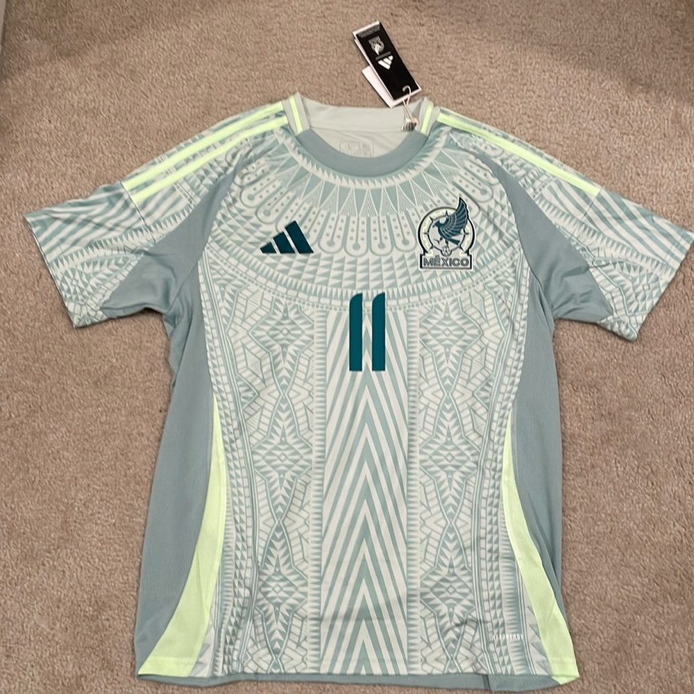 Adidas Santiago Giménez Mexico 24/25 Away Jersey size L NWT